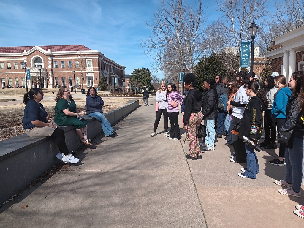 HCMS students visit Longwood University.
