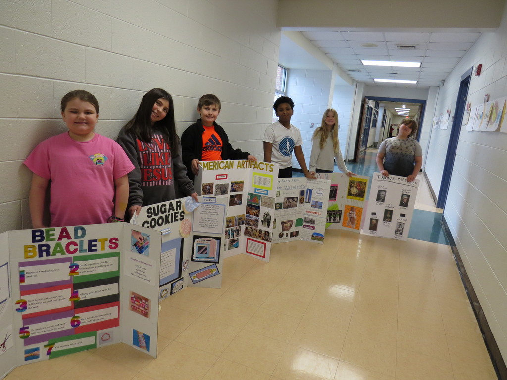 Fourth Grade 4-H Presentation Projects at Scottsburg Elementary