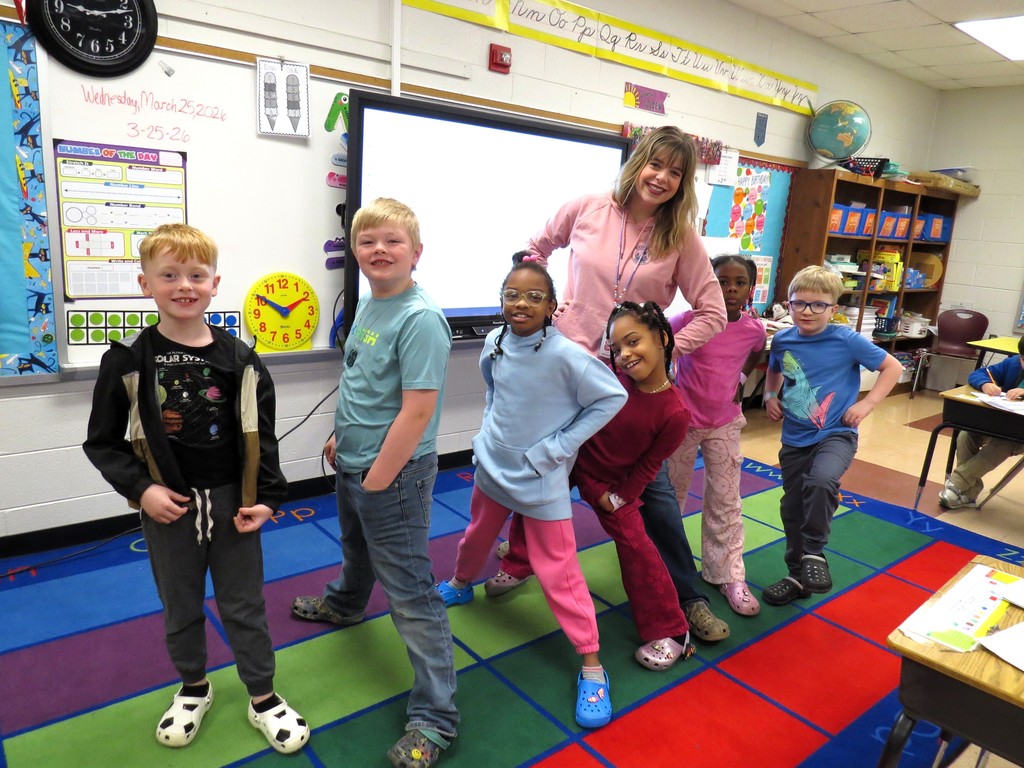 "Rockin In Crocs" School Spirit Day Celebrated At Scottsburg Elementary