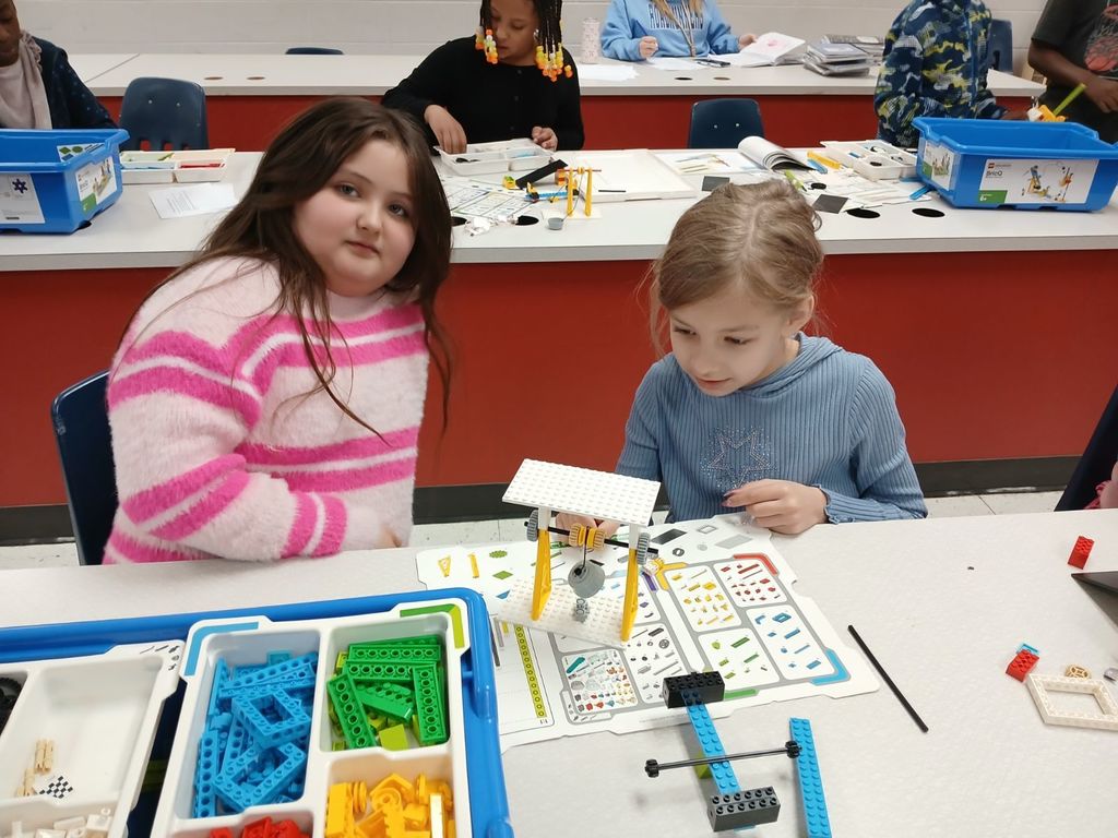 Third graders making simple machines using Lego Education kits