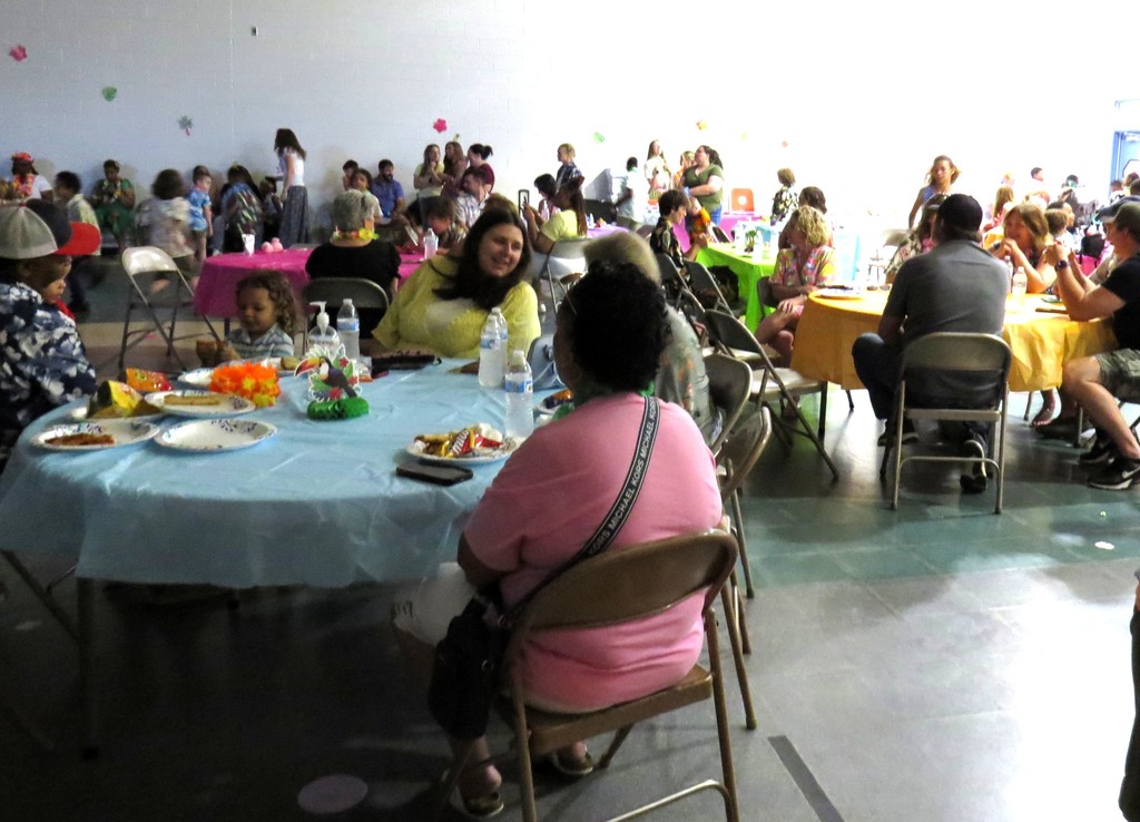Scottsburg Elementary Host An Aloha  Attendance Bash for Students and Parents