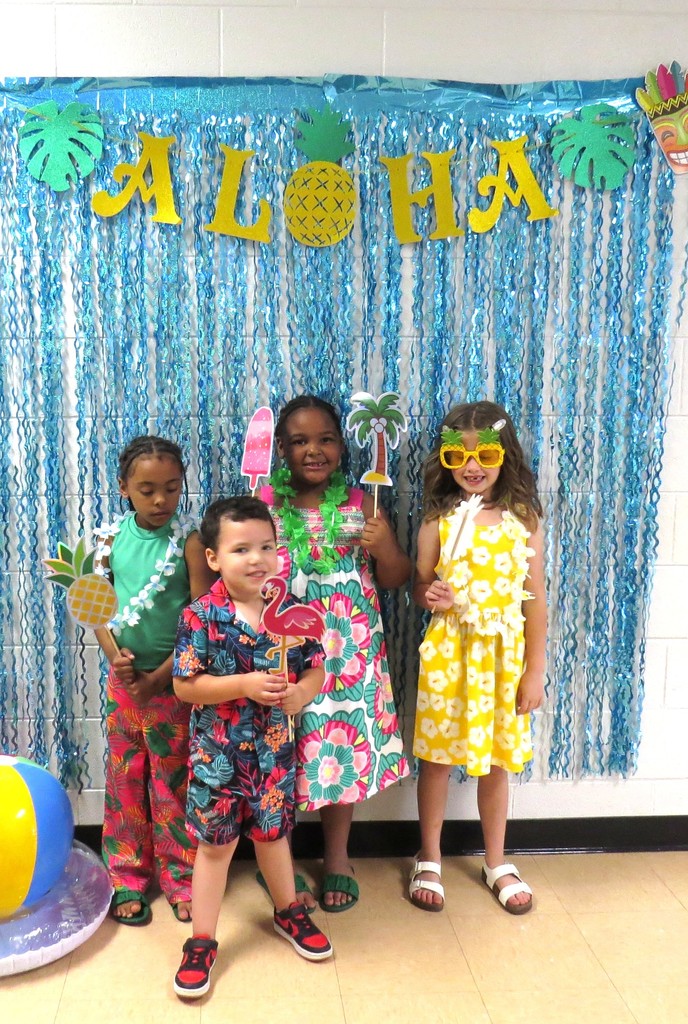 Scottsburg Elementary Host An Aloha  Attendance Bash for Students and Parents