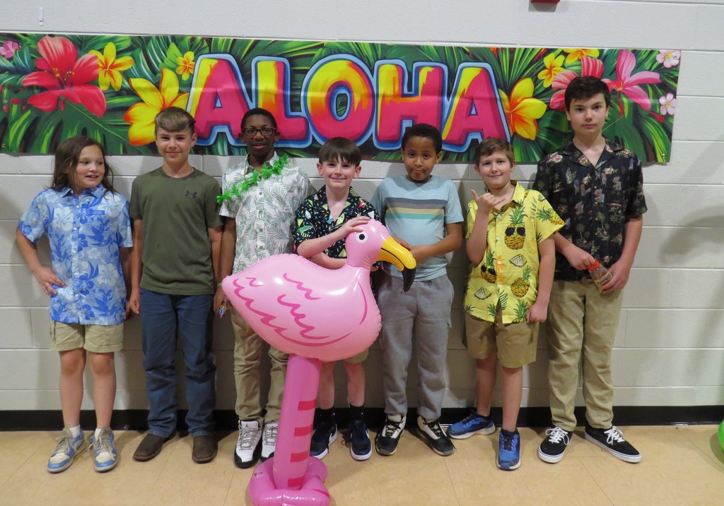 Scottsburg Elementary Host An Aloha  Attendance Bash for Students and Parents