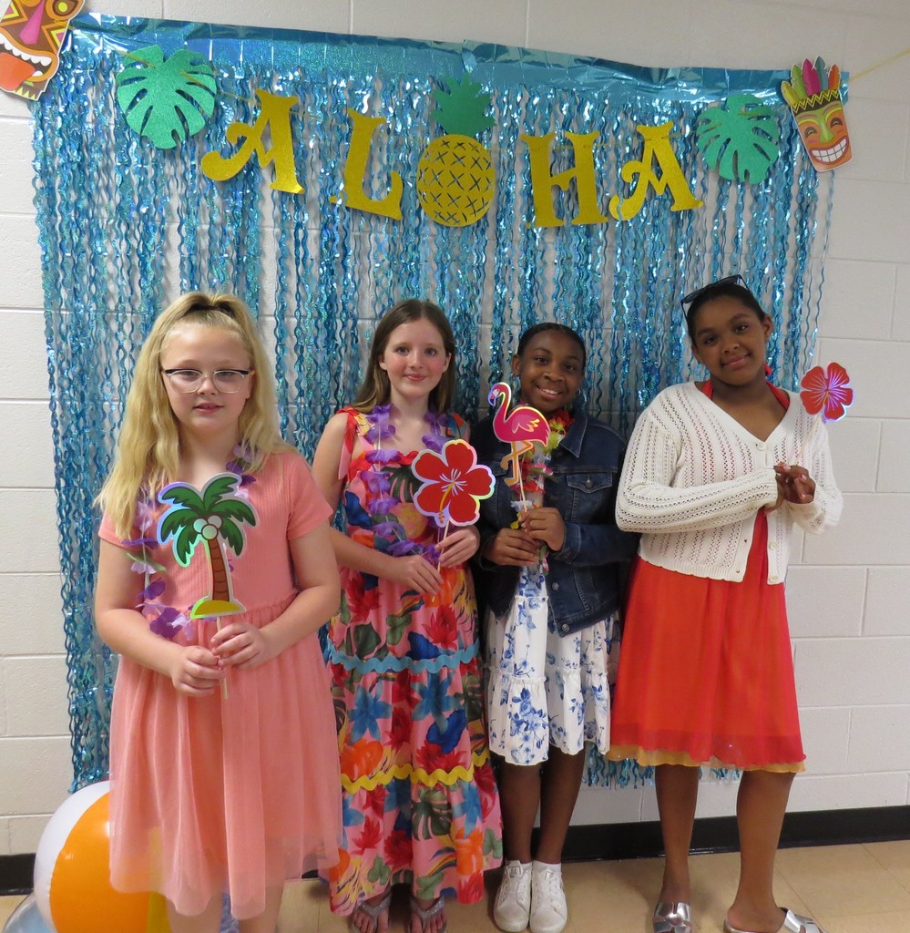 Scottsburg Elementary Host An Aloha  Attendance Bash for Students and Parents