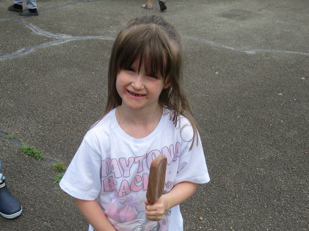 Scottsburg Elementary “Popsicles with the Principal” Literacy Event