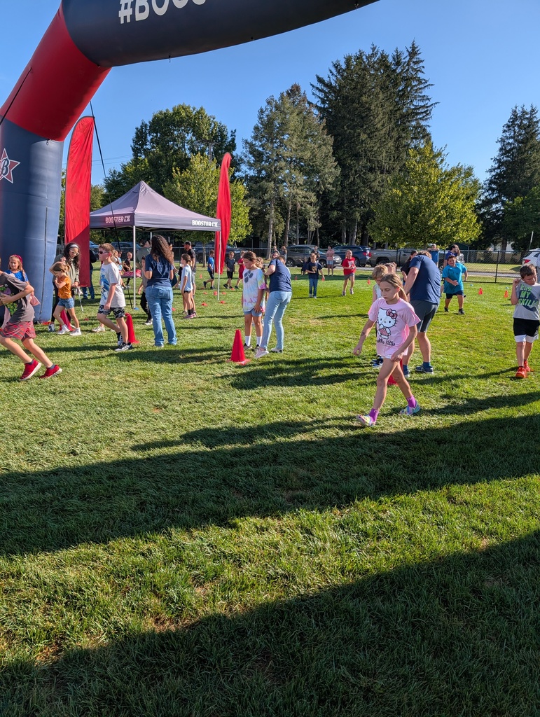 4th grade students stopping to get a tally mark