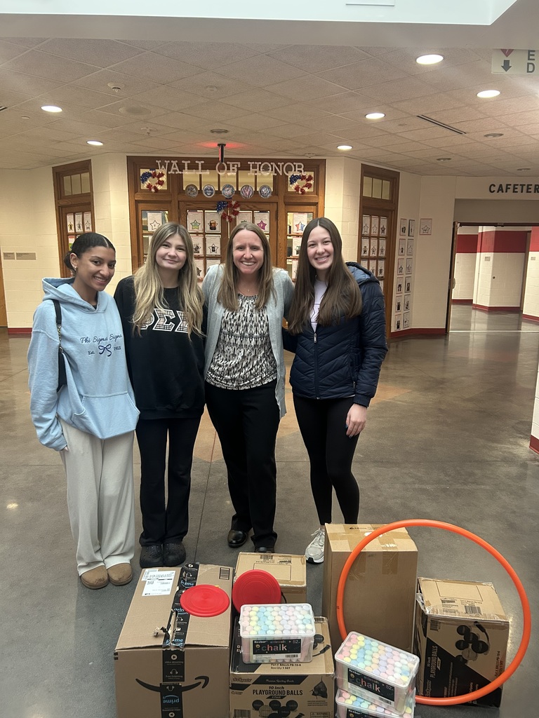 KU students with donations