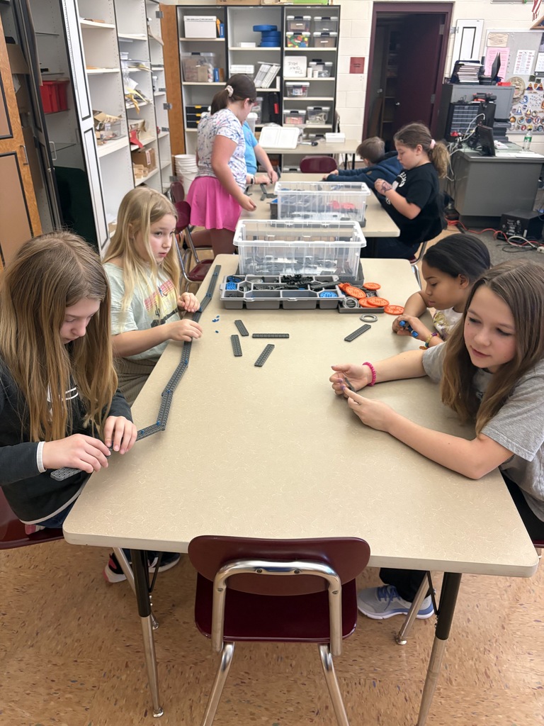 5th Grade students at the HS