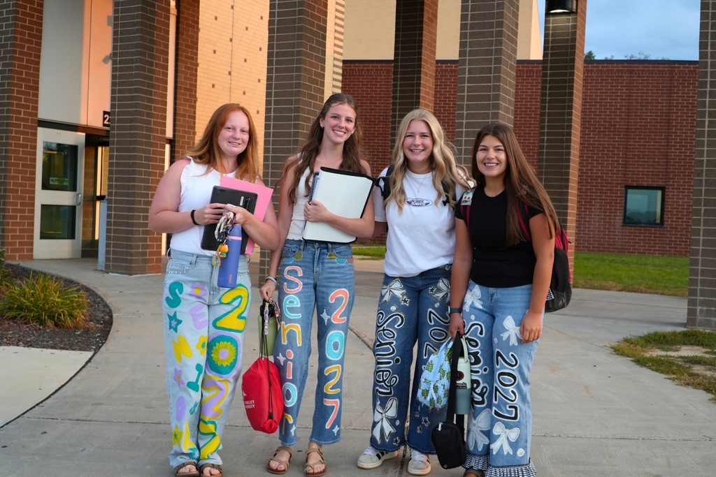 First day of school images at Hamilton High School (2026-27).