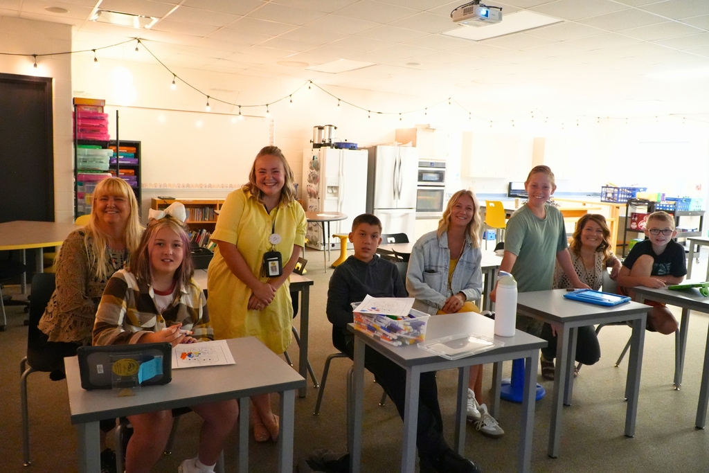 Hamilton Middle School back to school photos 2026.
