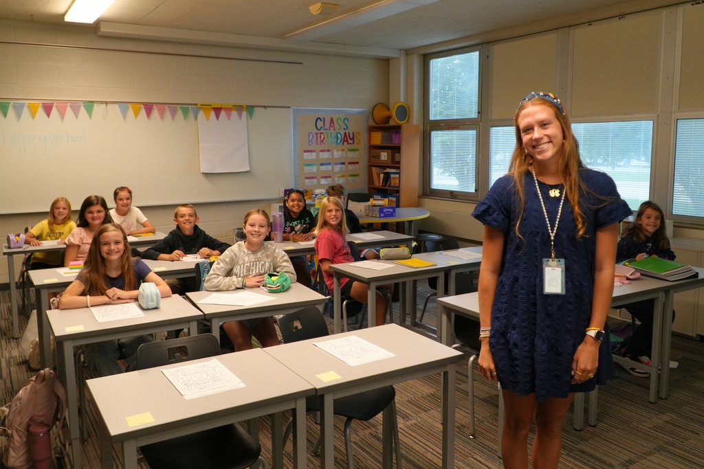 Hamilton Middle School back to school photos 2026.