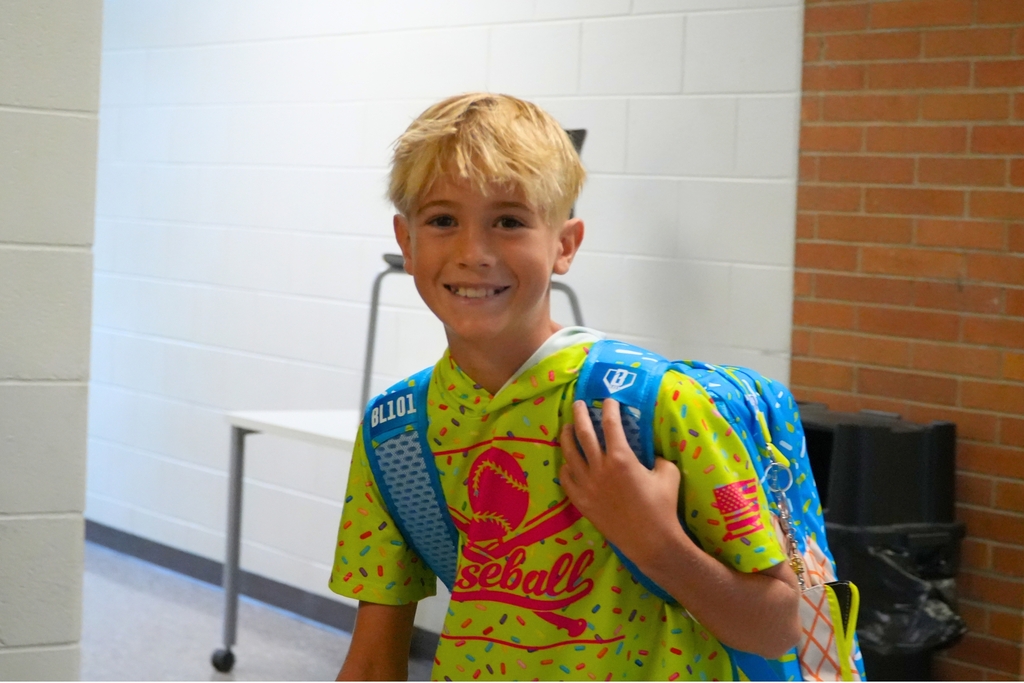 Hamilton Middle School back to school photos 2026.