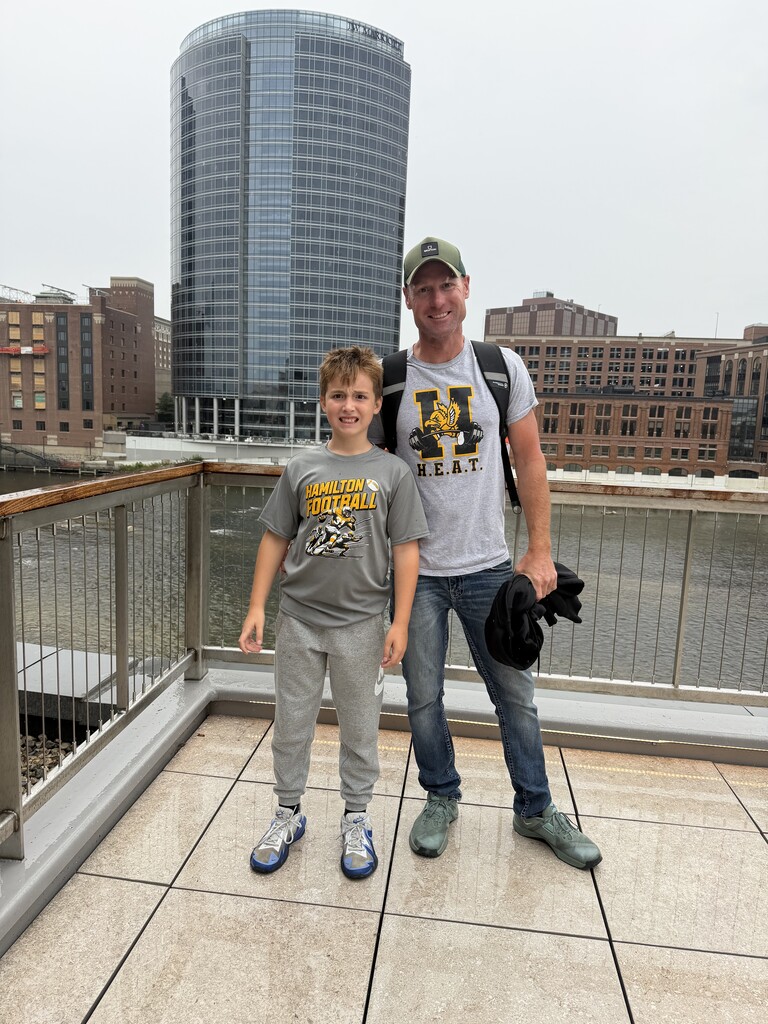 Photos of the Blue Star Elementary 4th grade trip to ArtPrize and Grand Rapids.