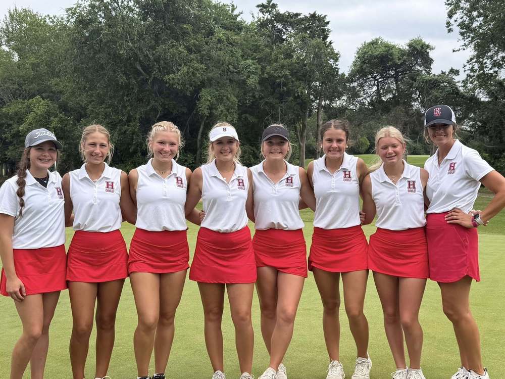 Lady Dogs Golf Team Ranks 8th @ State