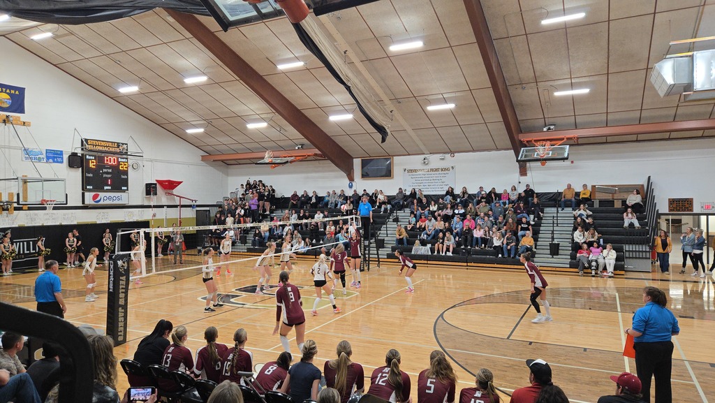 volleyball team against frenchtown