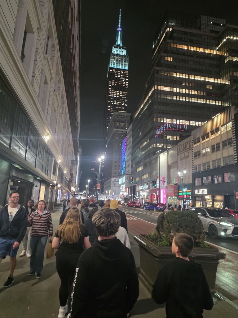 Photos from the HMS 8th grade spring break trip to Washington DC and New York City