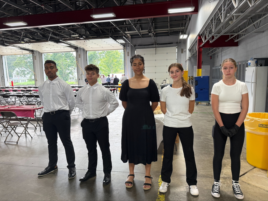 Students Assist at Luncheon