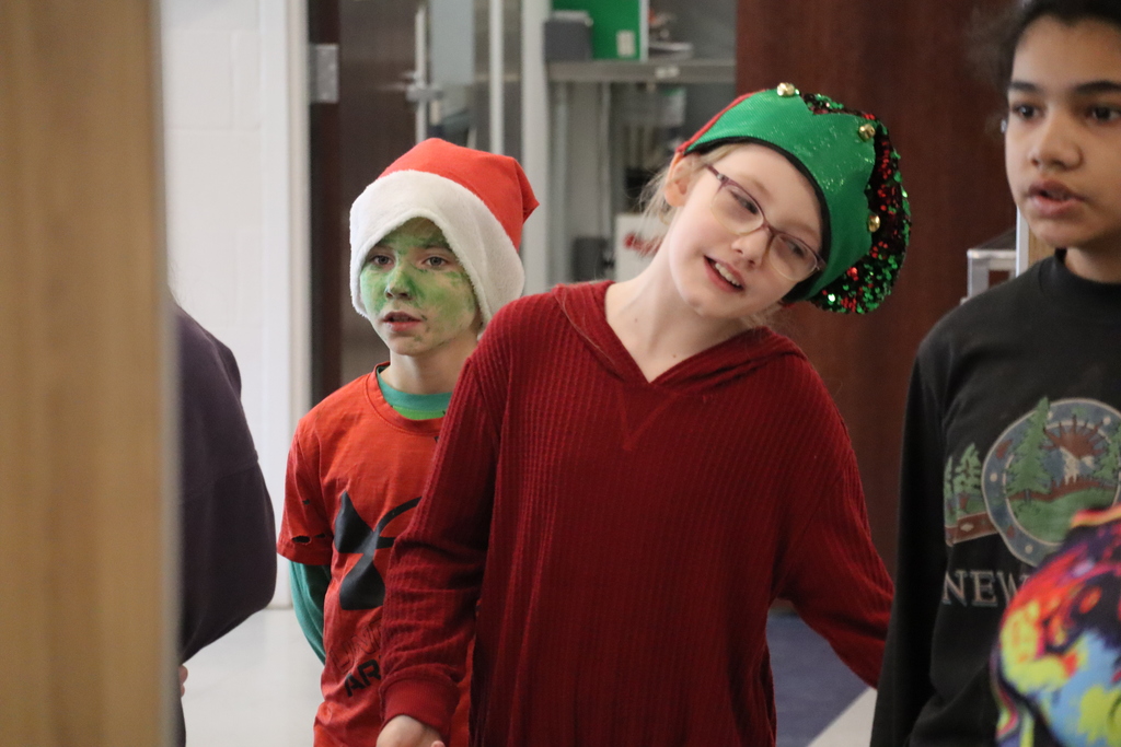 Classroom Carolers 10