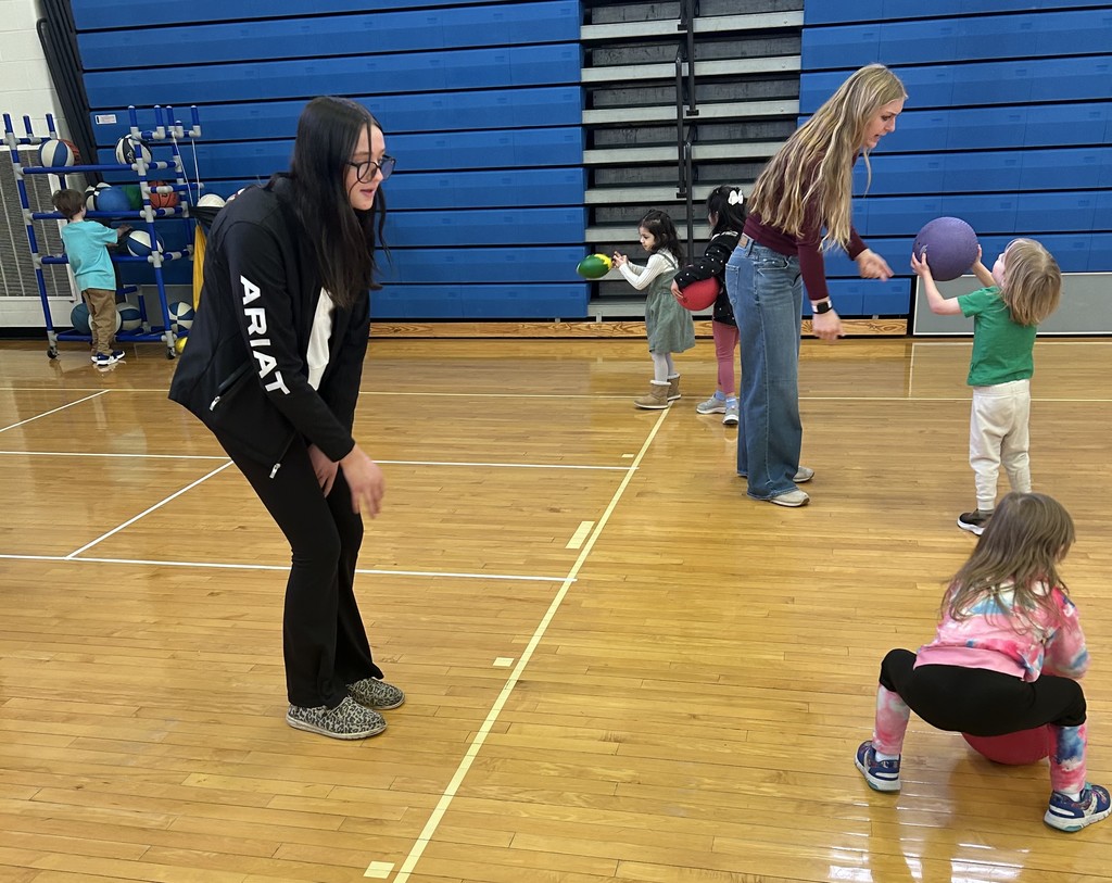 HS students working with Elementary 3