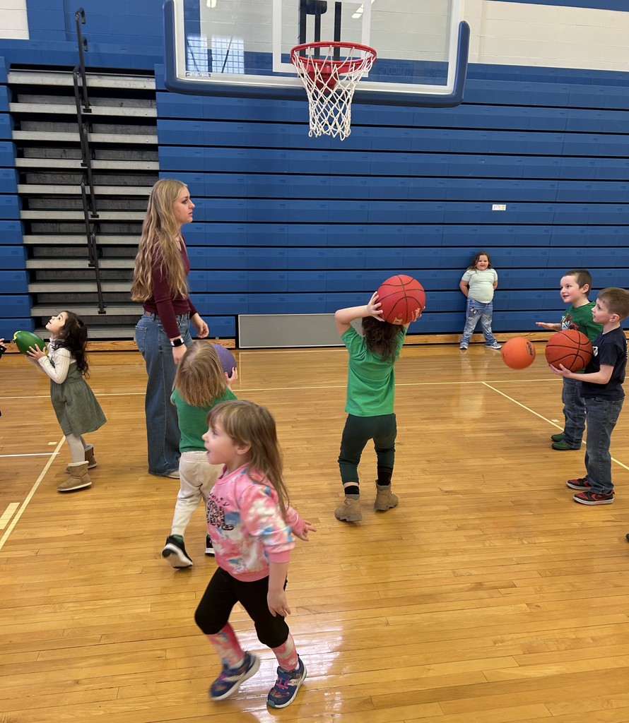 HS students working with Elementary 2