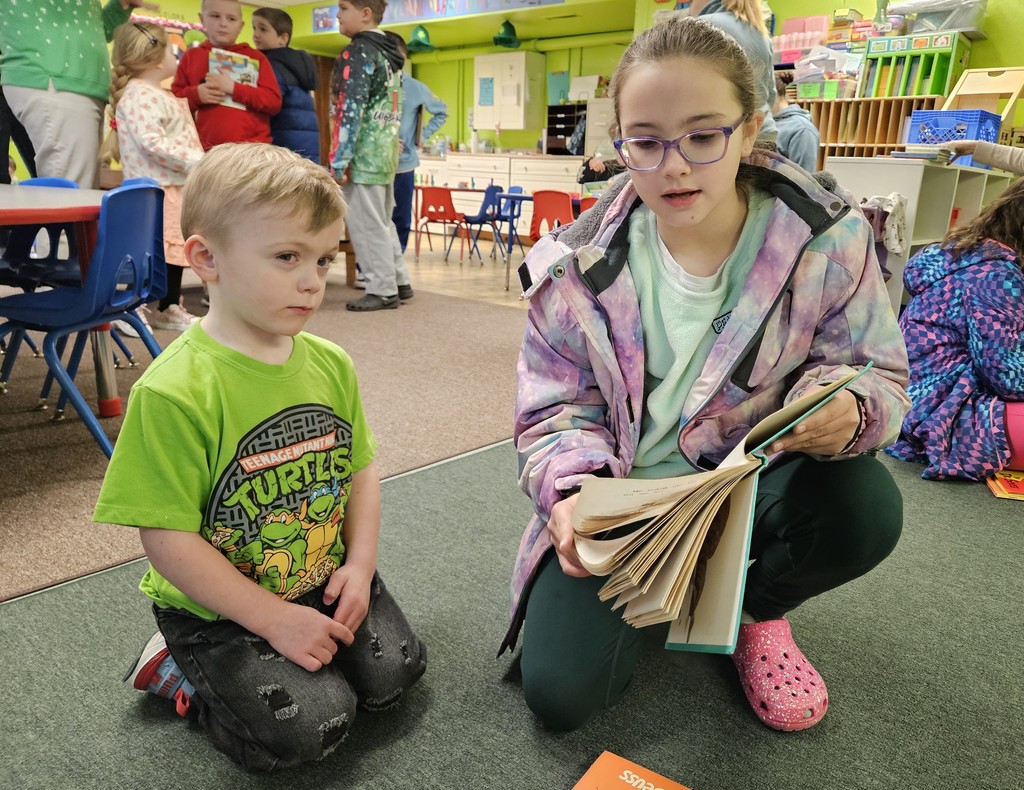 4th graders read to preschool 4