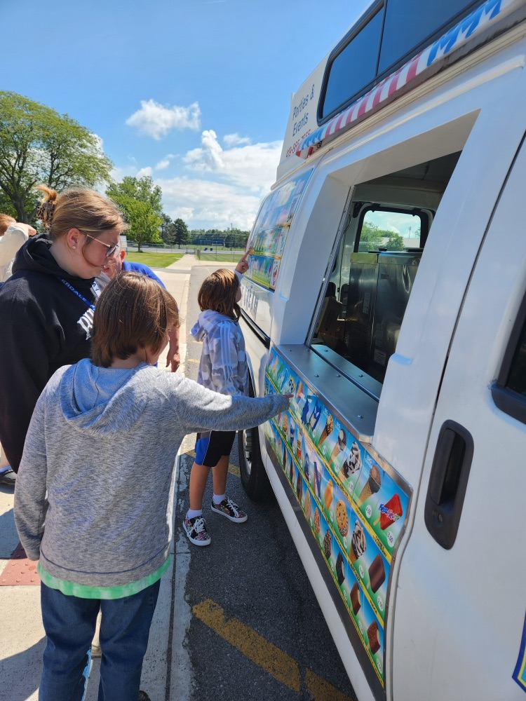 students getting ice cream