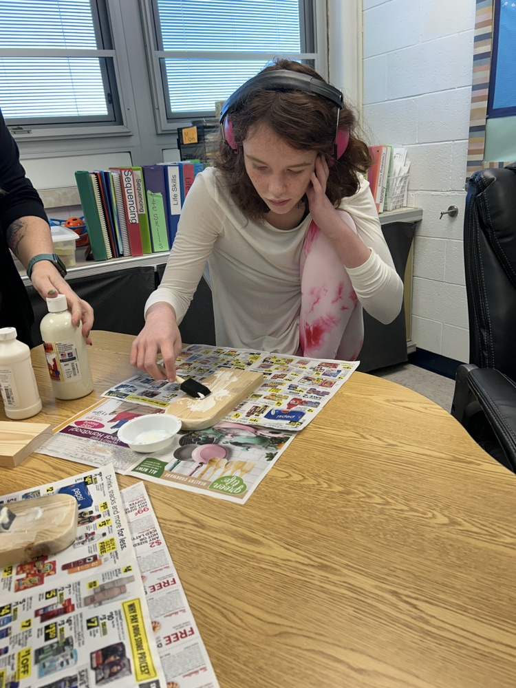 student painting