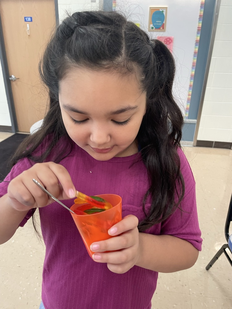 student eating dirt pudding