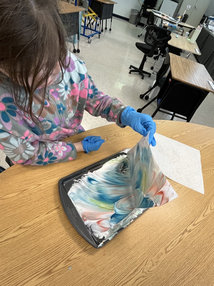 students making valentines 