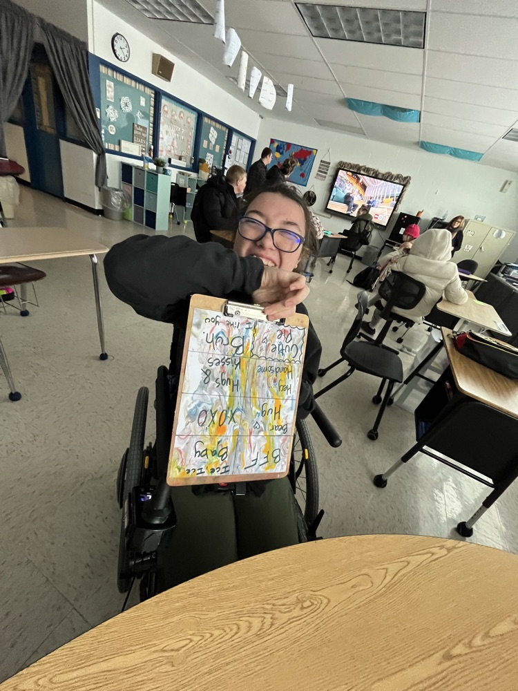 students making valentines 