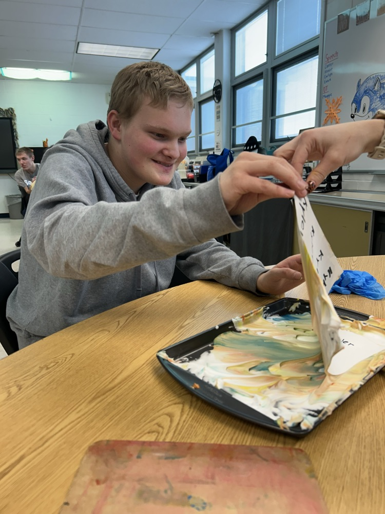 students making valentines 