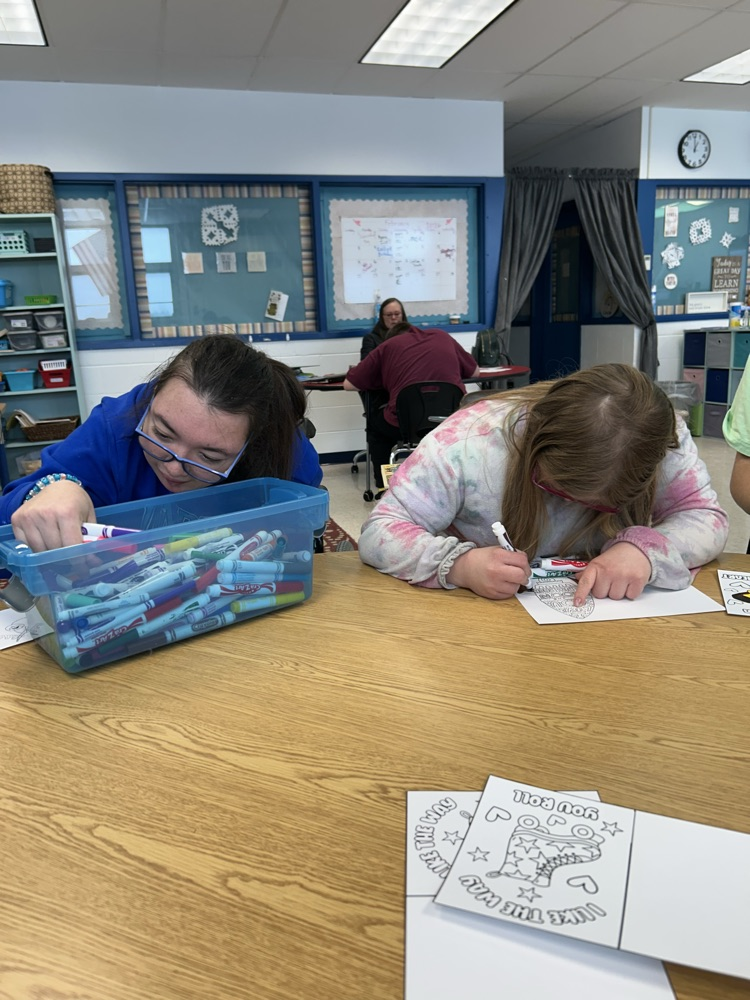 students making valentines