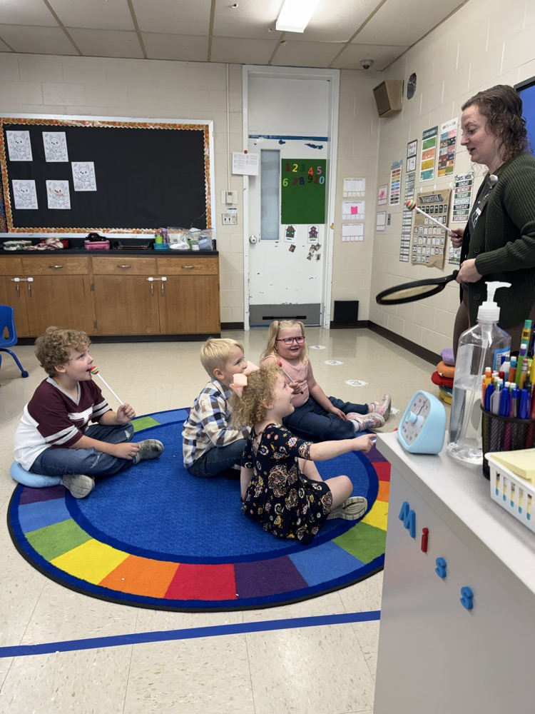 students playing drum 