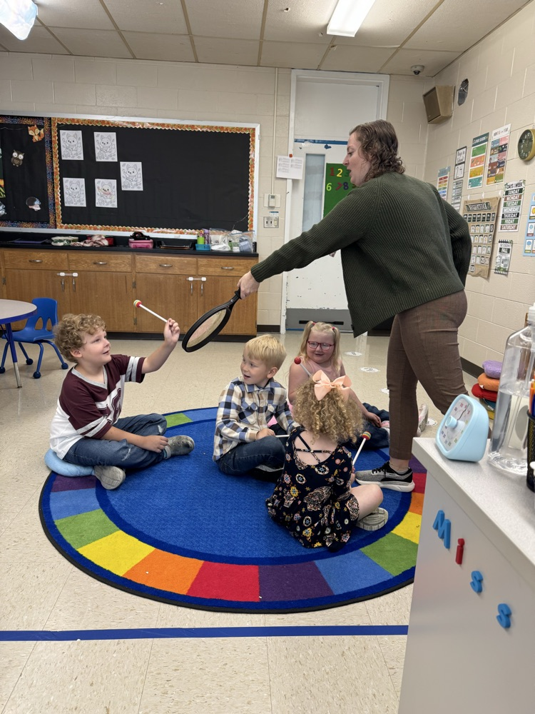 students playing drum 