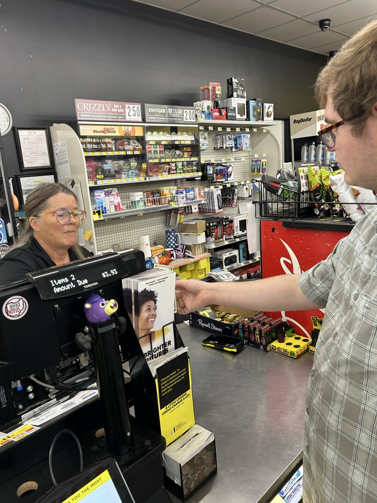 student paying