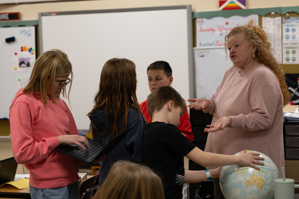 Oakwood Students learning