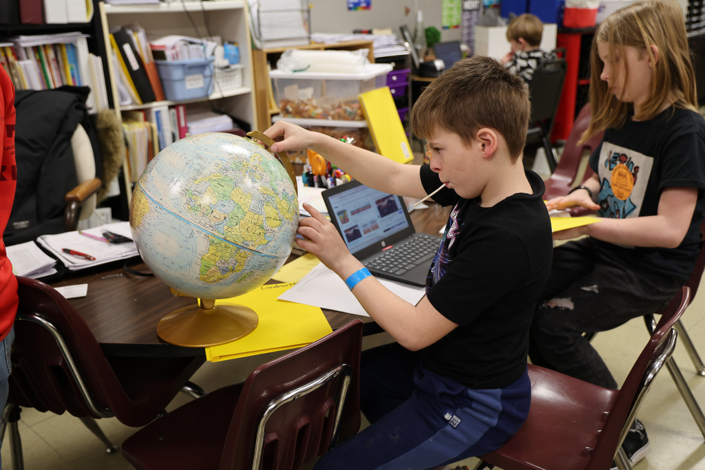 Oakwood Students learning