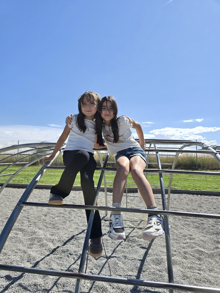 Xzaylie & Julianna