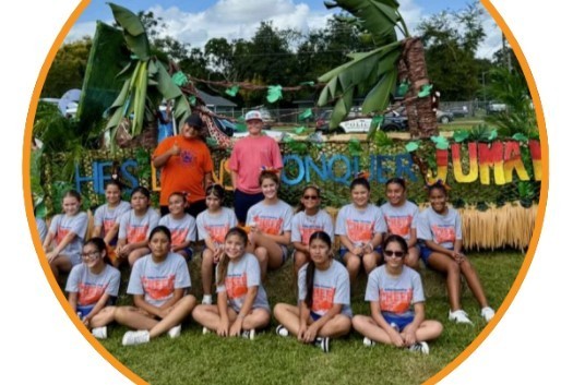 HES students in front of their Jumanji parade float