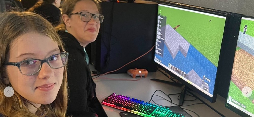 Hardee Junior High students in their E-Gaming class