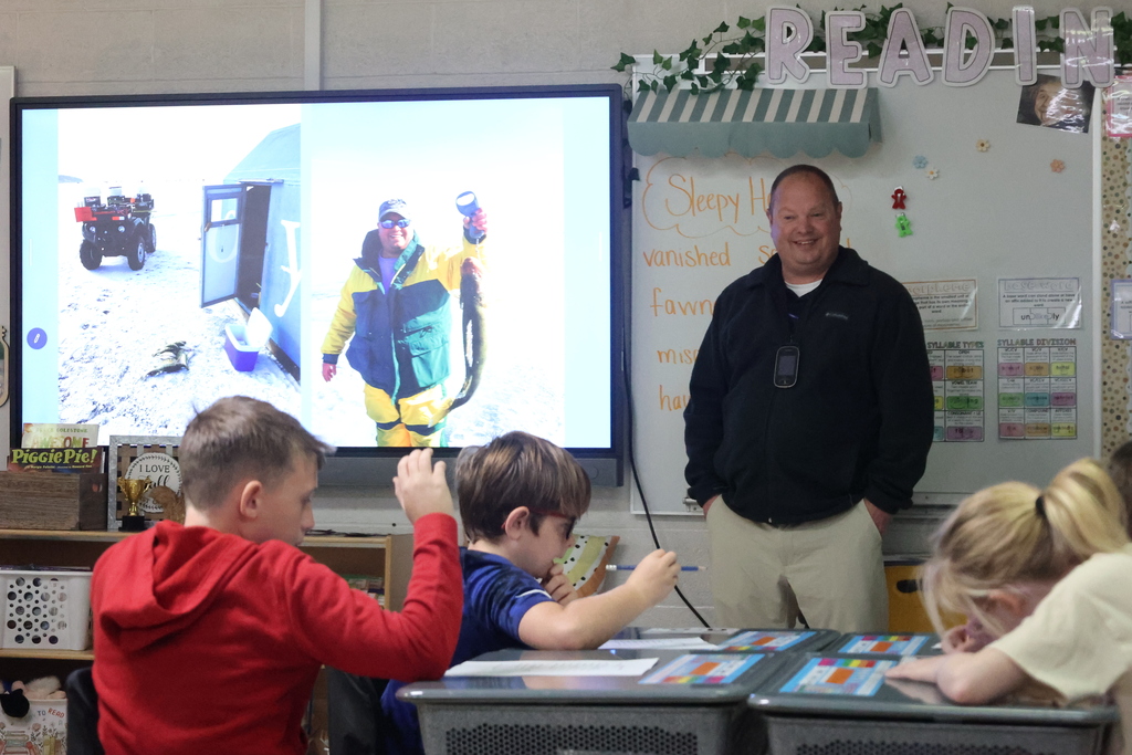 Admins come to talk to third grade about their jobs