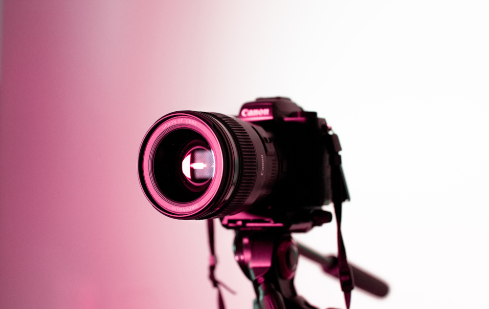 A photograph of a digital camera.