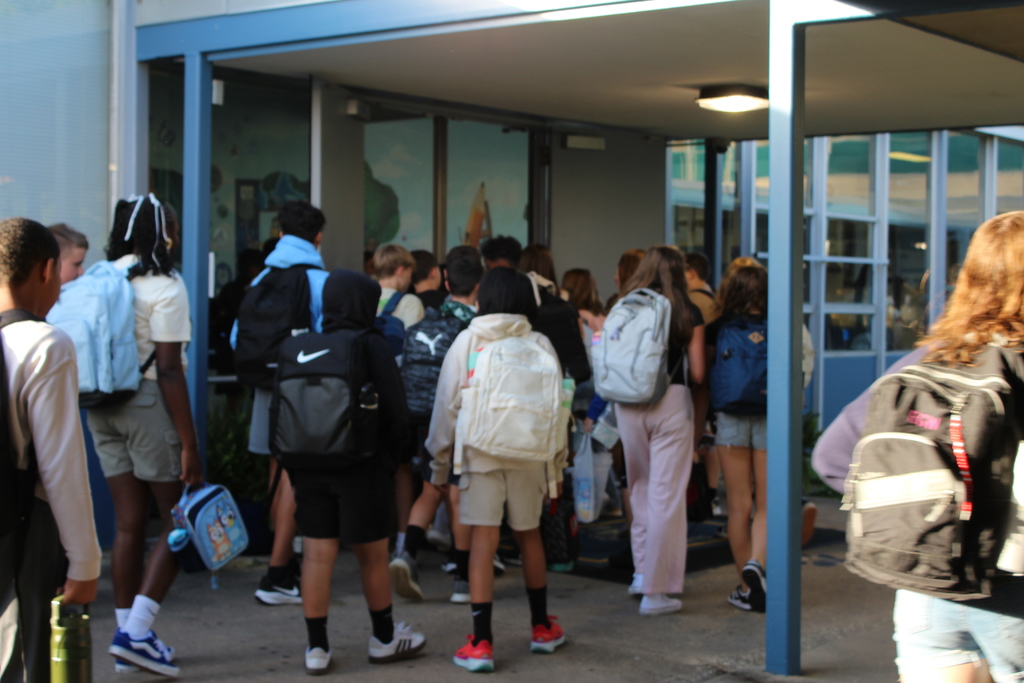 BAMS Students Walking into the Buiding on the First Day of School! 