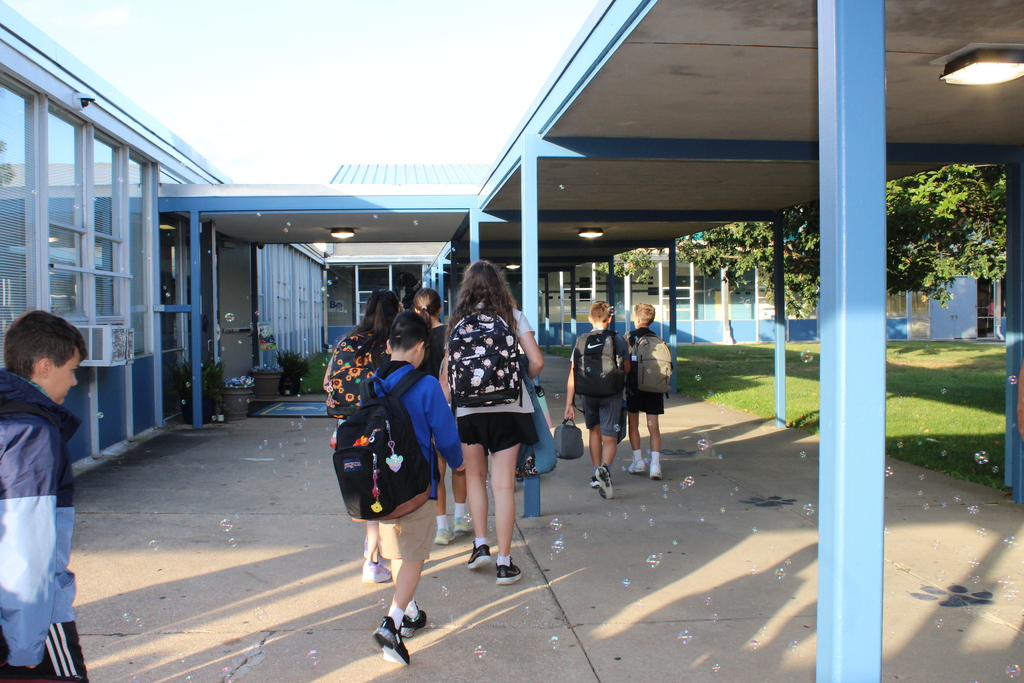 BAMS Students Walking into the Buiding on the First Day of School! 