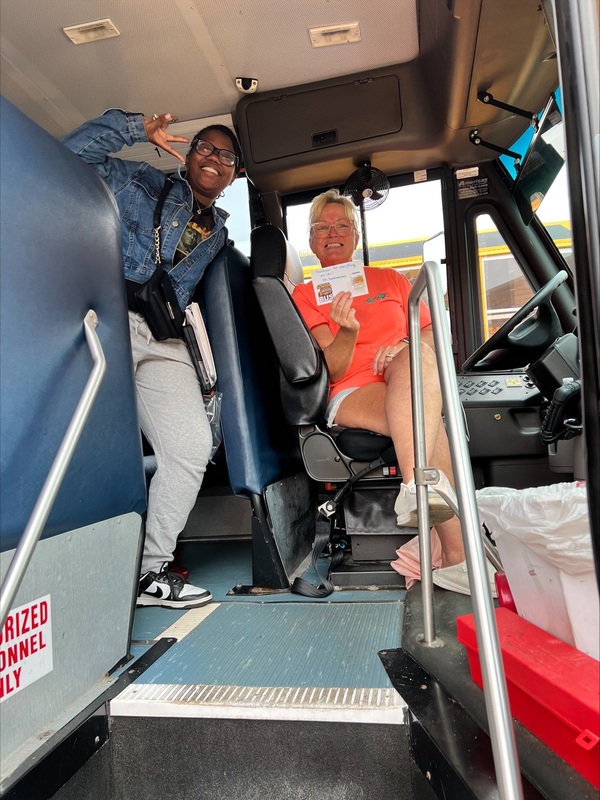Di with bus driver