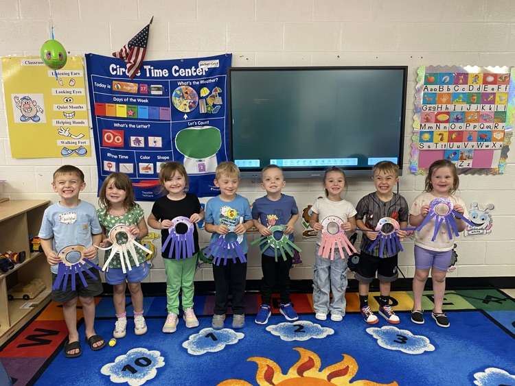GHES Kindergarten and 1st grade students had a fun time learning the letter O! To make the lesson extra engaging, they created their very own octopuses to go along with the sound and shape of the letter.” 🐙✨