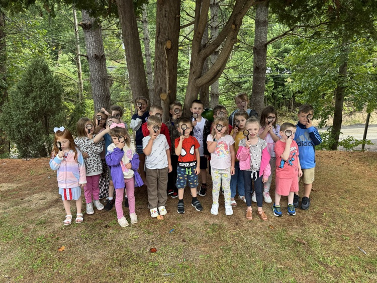 GHES kindergarteners went on a hike this morning and used their sense of sight to explore nature. They then created (with the help of Mrs. Free) a picture poster of all the things they saw.