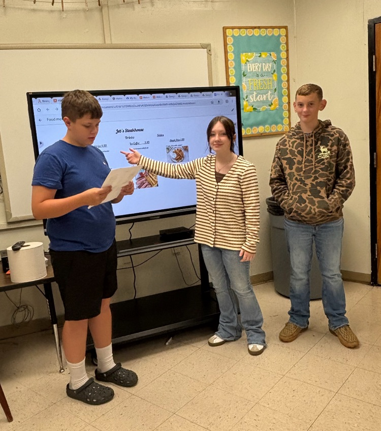GHES 6th graders enjoyed collaborating in small groups to create restaurant names and menus! They used vivid adjectives to describe appetizing dishes while practicing descriptive writing.