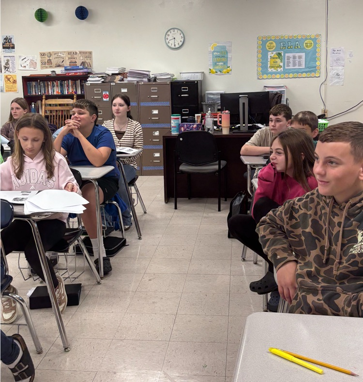 GHES 6th graders enjoyed collaborating in small groups to create restaurant names and menus! They used vivid adjectives to describe appetizing dishes while practicing descriptive writing.