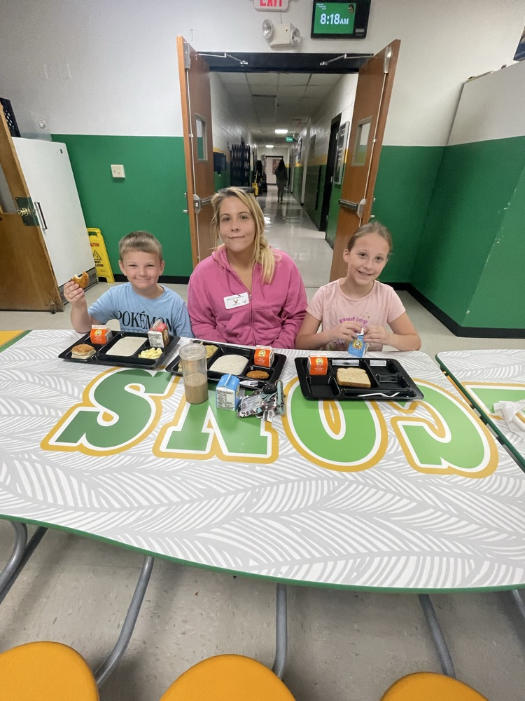 Thank you to everyone who joined us for our 1st-3rd grade Grandparents Day Breakfast!   The next Grandparents Day Breakfast will be on Tuesday, September 23rd for 4th-8th grade!   A huge thank you to our Kitchen Staff they always do an amazing job!! 